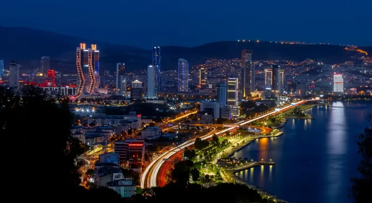 bayrakli-karsiyaka-izmir-turkey (1)